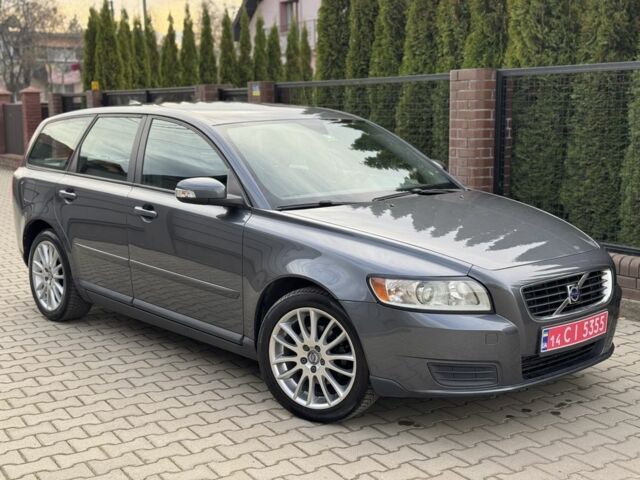 Серый Вольво В50, объемом двигателя 1.6 л и пробегом 225 тыс. км за 5950 $, фото 3 на Automoto.ua