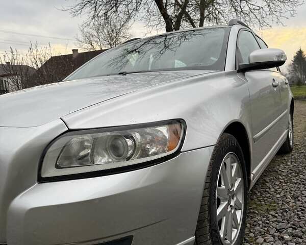 Сірий Вольво V50, об'ємом двигуна 1.56 л та пробігом 277 тис. км за 6700 $, фото 2 на Automoto.ua