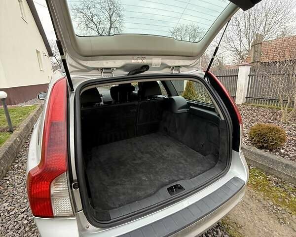 Сірий Вольво V50, об'ємом двигуна 1.56 л та пробігом 277 тис. км за 6700 $, фото 20 на Automoto.ua