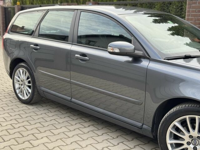 Серый Вольво В50, объемом двигателя 1.6 л и пробегом 225 тыс. км за 5950 $, фото 5 на Automoto.ua