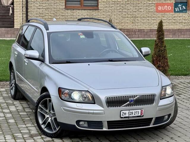 Серый Вольво В50, объемом двигателя 2 л и пробегом 213 тыс. км за 6500 $, фото 1 на Automoto.ua