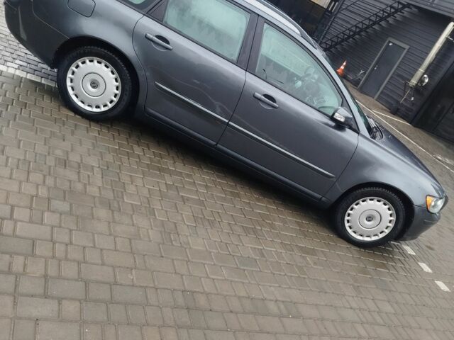 Серый Вольво В50, объемом двигателя 2 л и пробегом 333 тыс. км за 2200 $, фото 14 на Automoto.ua