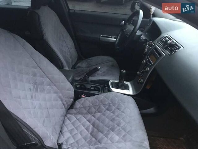 Серый Вольво В50, объемом двигателя 1.6 л и пробегом 367 тыс. км за 6490 $, фото 9 на Automoto.ua