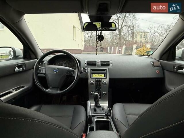 Сірий Вольво V50, об'ємом двигуна 1.56 л та пробігом 277 тис. км за 6700 $, фото 28 на Automoto.ua