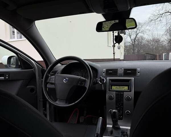 Сірий Вольво V50, об'ємом двигуна 1.56 л та пробігом 277 тис. км за 6700 $, фото 27 на Automoto.ua