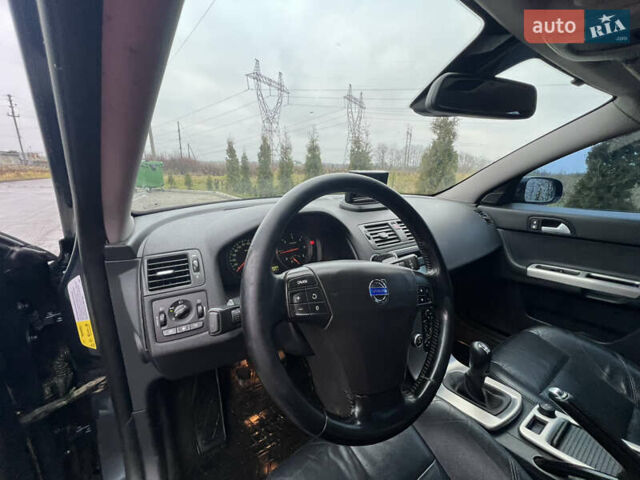 Серый Вольво В50, объемом двигателя 1.56 л и пробегом 389 тыс. км за 4950 $, фото 9 на Automoto.ua