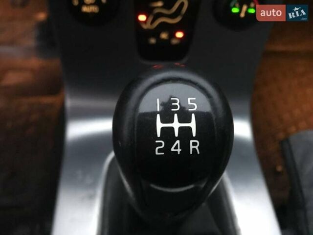 Серый Вольво В50, объемом двигателя 1.6 л и пробегом 367 тыс. км за 6490 $, фото 6 на Automoto.ua