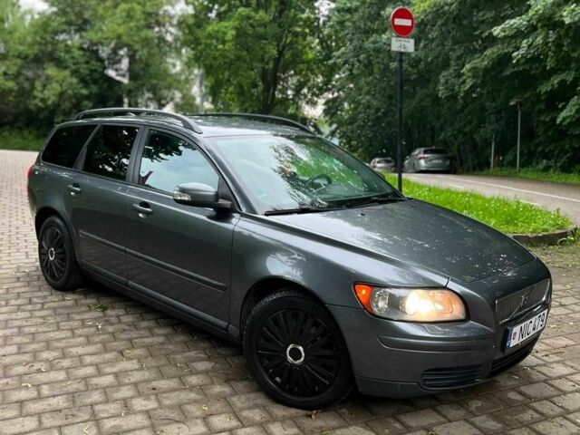 Серый Вольво В50, объемом двигателя 2 л и пробегом 235 тыс. км за 2574 $, фото 9 на Automoto.ua