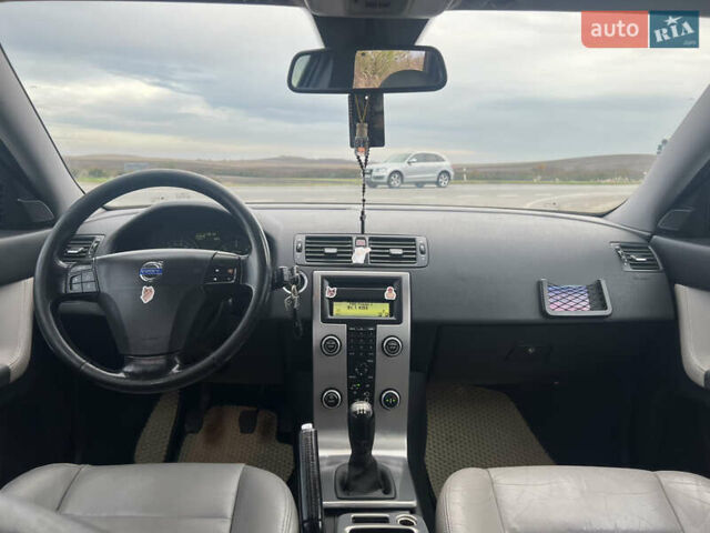 Серый Вольво В50, объемом двигателя 1.56 л и пробегом 320 тыс. км за 6000 $, фото 26 на Automoto.ua