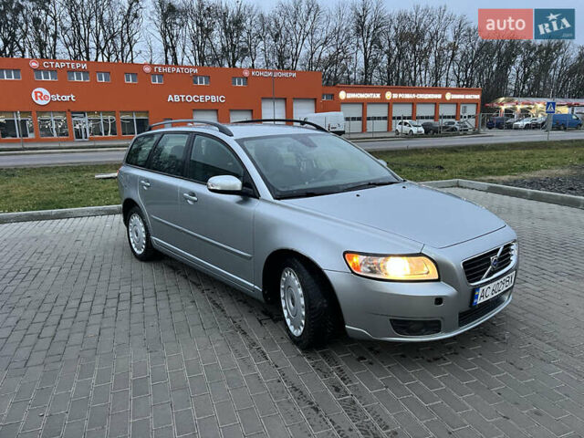 Сірий Вольво V50, об'ємом двигуна 2 л та пробігом 299 тис. км за 6100 $, фото 1 на Automoto.ua