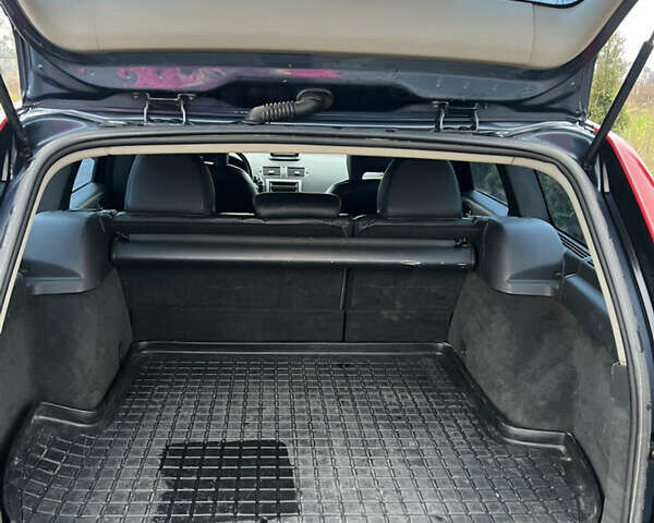 Серый Вольво В50, объемом двигателя 1.56 л и пробегом 389 тыс. км за 4950 $, фото 4 на Automoto.ua