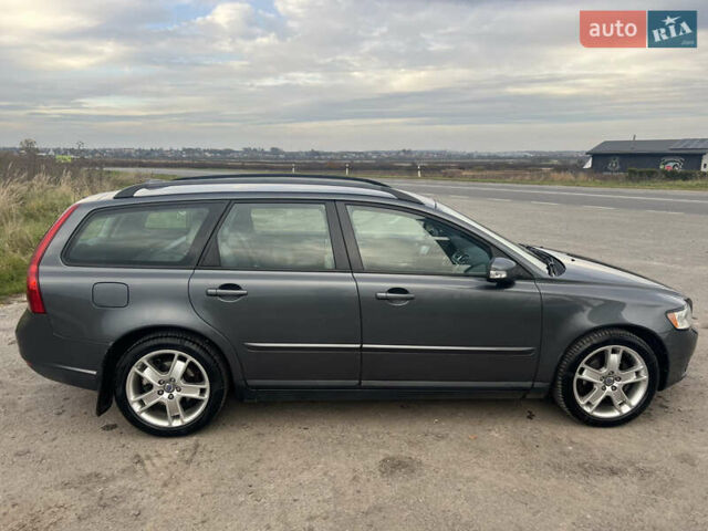 Серый Вольво В50, объемом двигателя 1.56 л и пробегом 320 тыс. км за 6000 $, фото 7 на Automoto.ua