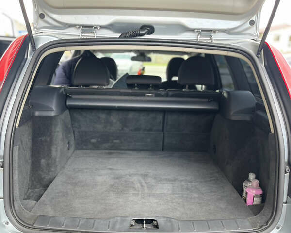 Серый Вольво В50, объемом двигателя 1.98 л и пробегом 216 тыс. км за 6400 $, фото 13 на Automoto.ua