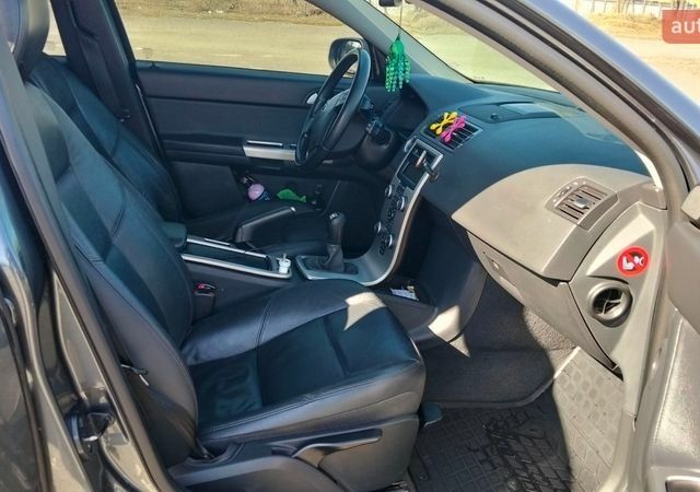 Серый Вольво В50, объемом двигателя 2 л и пробегом 338 тыс. км за 6500 $, фото 17 на Automoto.ua