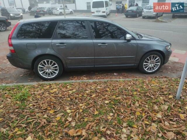 Серый Вольво В50, объемом двигателя 2 л и пробегом 342 тыс. км за 4200 $, фото 6 на Automoto.ua