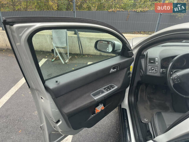 Сірий Вольво V50, об'ємом двигуна 1.56 л та пробігом 274 тис. км за 6200 $, фото 6 на Automoto.ua