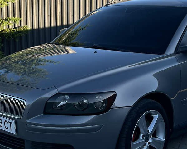 Серый Вольво В50, объемом двигателя 2 л и пробегом 261 тыс. км за 6600 $, фото 4 на Automoto.ua