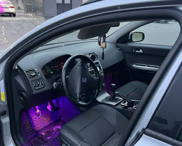 Сірий Вольво V50, об'ємом двигуна 2 л та пробігом 299 тис. км за 6100 $, фото 6 на Automoto.ua