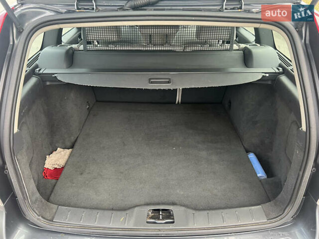 Серый Вольво В50, объемом двигателя 1.56 л и пробегом 320 тыс. км за 6000 $, фото 16 на Automoto.ua