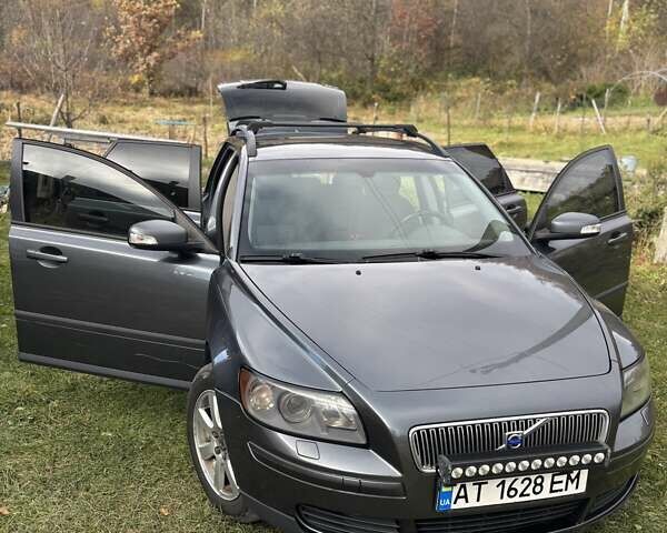 Серый Вольво В50, объемом двигателя 1.6 л и пробегом 599 тыс. км за 4500 $, фото 8 на Automoto.ua