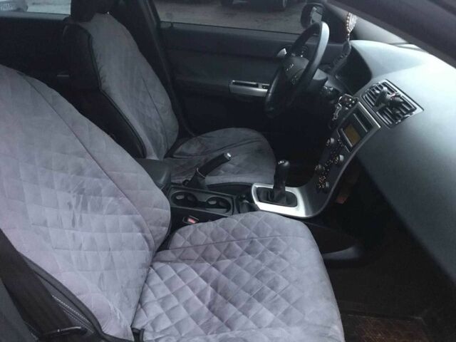 Серый Вольво В50, объемом двигателя 1.6 л и пробегом 367 тыс. км за 6490 $, фото 9 на Automoto.ua