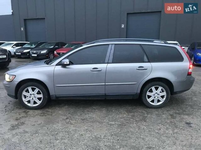 Серый Вольво В50, объемом двигателя 1.6 л и пробегом 367 тыс. км за 6490 $, фото 2 на Automoto.ua