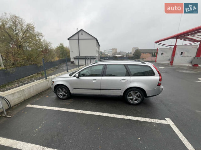 Сірий Вольво V50, об'ємом двигуна 1.56 л та пробігом 274 тис. км за 6200 $, фото 12 на Automoto.ua