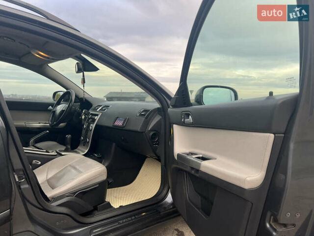 Серый Вольво В50, объемом двигателя 1.56 л и пробегом 320 тыс. км за 6000 $, фото 22 на Automoto.ua