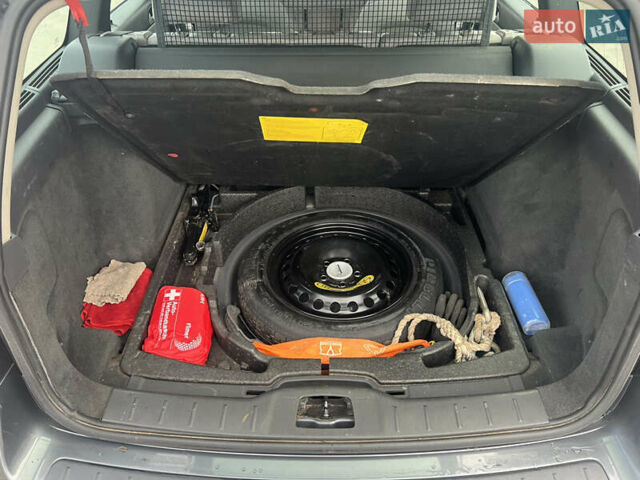 Серый Вольво В50, объемом двигателя 1.56 л и пробегом 320 тыс. км за 6000 $, фото 17 на Automoto.ua