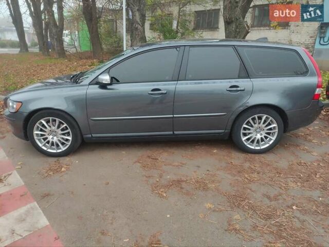 Серый Вольво В50, объемом двигателя 2 л и пробегом 342 тыс. км за 4200 $, фото 3 на Automoto.ua