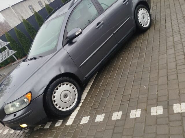 Серый Вольво В50, объемом двигателя 2 л и пробегом 333 тыс. км за 2200 $, фото 11 на Automoto.ua