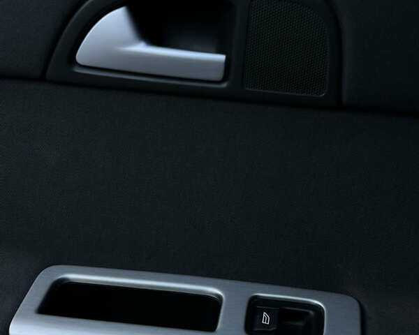 Серый Вольво В50, объемом двигателя 2 л и пробегом 261 тыс. км за 6600 $, фото 45 на Automoto.ua