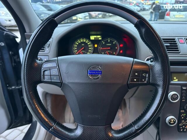 Сірий Вольво V50, об'ємом двигуна 2 л та пробігом 370 тис. км за 7140 $, фото 16 на Automoto.ua