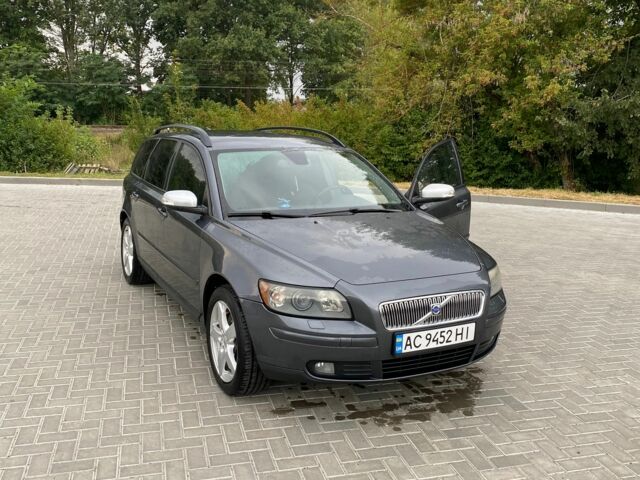 Сірий Вольво V50, об'ємом двигуна 2.4 л та пробігом 281 тис. км за 6500 $, фото 3 на Automoto.ua