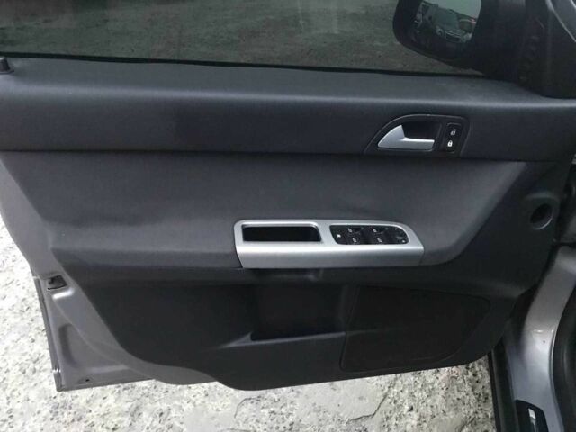 Серый Вольво В50, объемом двигателя 1.6 л и пробегом 367 тыс. км за 6490 $, фото 8 на Automoto.ua