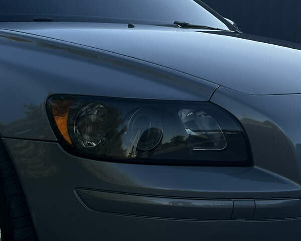 Серый Вольво В50, объемом двигателя 2 л и пробегом 261 тыс. км за 6600 $, фото 21 на Automoto.ua