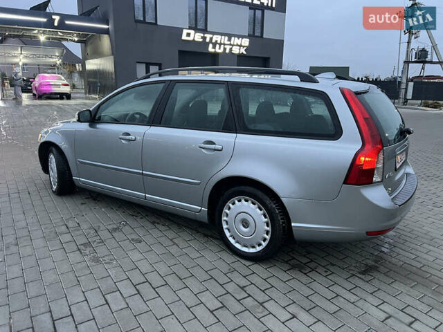 Сірий Вольво V50, об'ємом двигуна 2 л та пробігом 299 тис. км за 6100 $, фото 4 на Automoto.ua