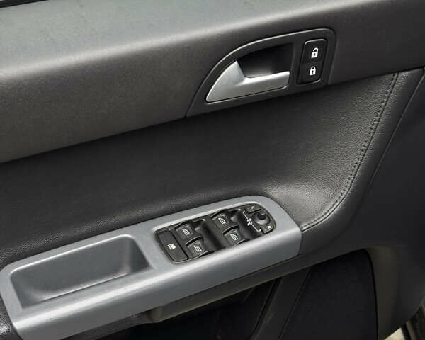 Сірий Вольво V50, об'ємом двигуна 1.56 л та пробігом 244 тис. км за 6900 $, фото 5 на Automoto.ua