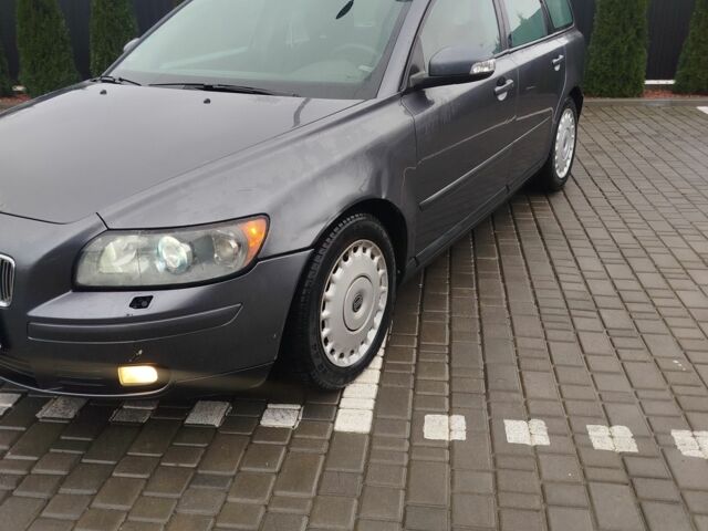 Серый Вольво В50, объемом двигателя 2 л и пробегом 333 тыс. км за 2200 $, фото 12 на Automoto.ua