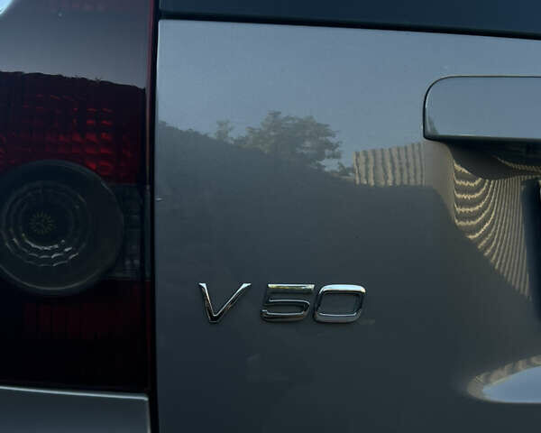 Серый Вольво В50, объемом двигателя 2 л и пробегом 261 тыс. км за 6600 $, фото 12 на Automoto.ua