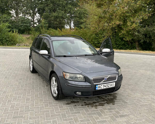 Сірий Вольво V50, об'ємом двигуна 2.44 л та пробігом 281 тис. км за 6500 $, фото 1 на Automoto.ua