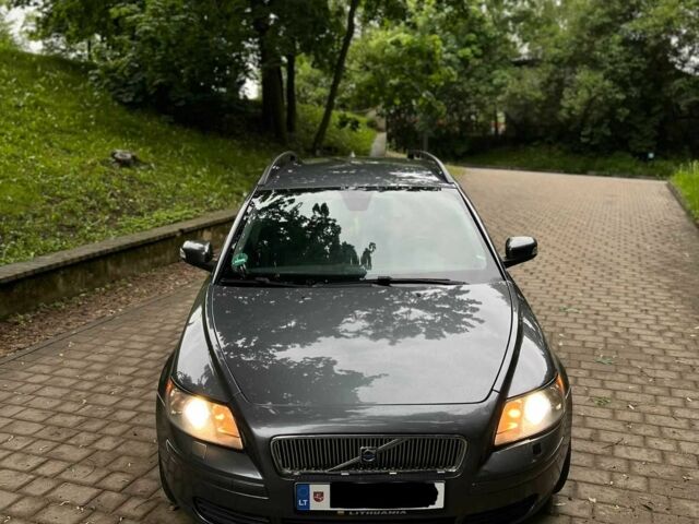 Серый Вольво В50, объемом двигателя 2 л и пробегом 235 тыс. км за 2574 $, фото 8 на Automoto.ua