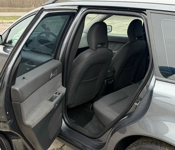 Серый Вольво В50, объемом двигателя 1.6 л и пробегом 300 тыс. км за 3250 $, фото 16 на Automoto.ua