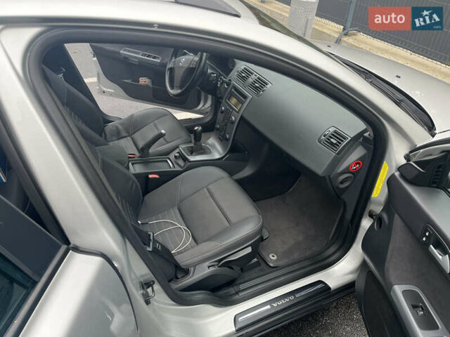 Сірий Вольво V50, об'ємом двигуна 1.56 л та пробігом 274 тис. км за 6200 $, фото 9 на Automoto.ua