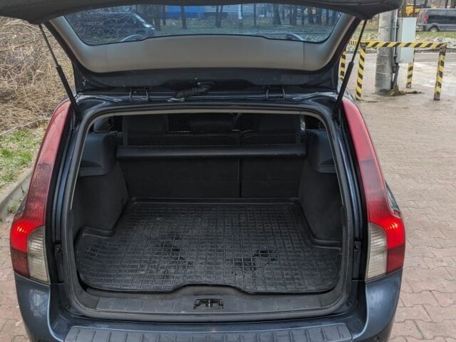 Серый Вольво В50, объемом двигателя 1.6 л и пробегом 390 тыс. км за 5700 $, фото 14 на Automoto.ua