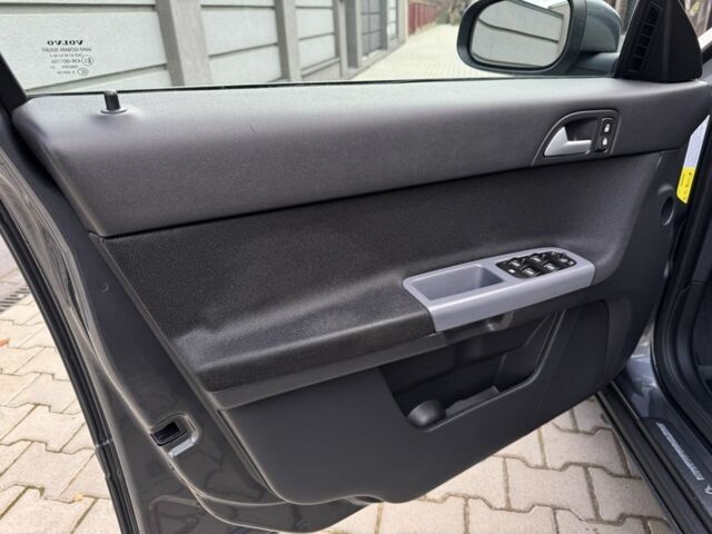 Серый Вольво В50, объемом двигателя 1.6 л и пробегом 225 тыс. км за 5950 $, фото 18 на Automoto.ua