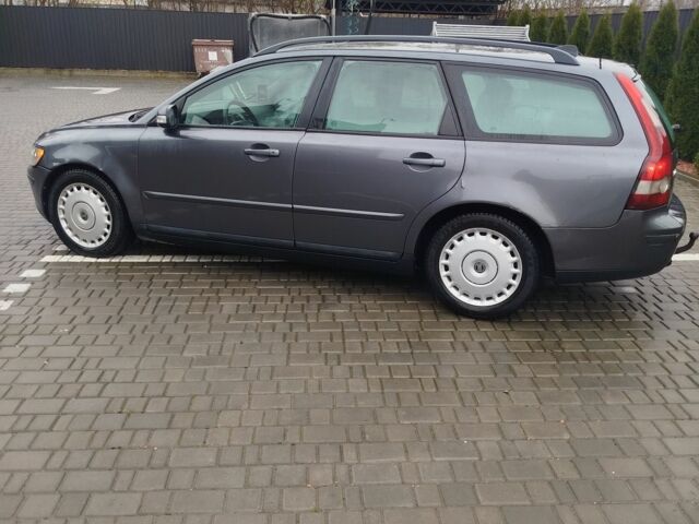 Серый Вольво В50, объемом двигателя 2 л и пробегом 333 тыс. км за 2200 $, фото 10 на Automoto.ua