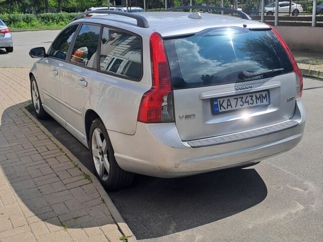 Сірий Вольво V50, об'ємом двигуна 2 л та пробігом 272 тис. км за 4400 $, фото 10 на Automoto.ua