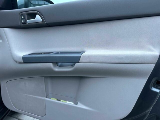 Сірий Вольво V50, об'ємом двигуна 2 л та пробігом 370 тис. км за 6990 $, фото 22 на Automoto.ua