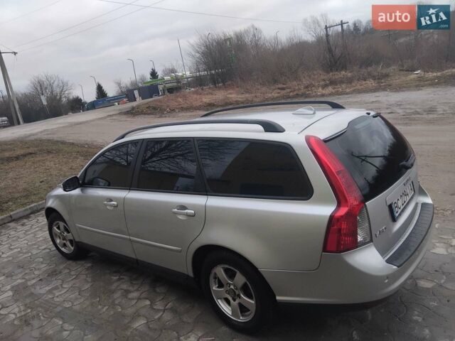 Сірий Вольво V50, об'ємом двигуна 1.56 л та пробігом 294 тис. км за 6500 $, фото 2 на Automoto.ua
